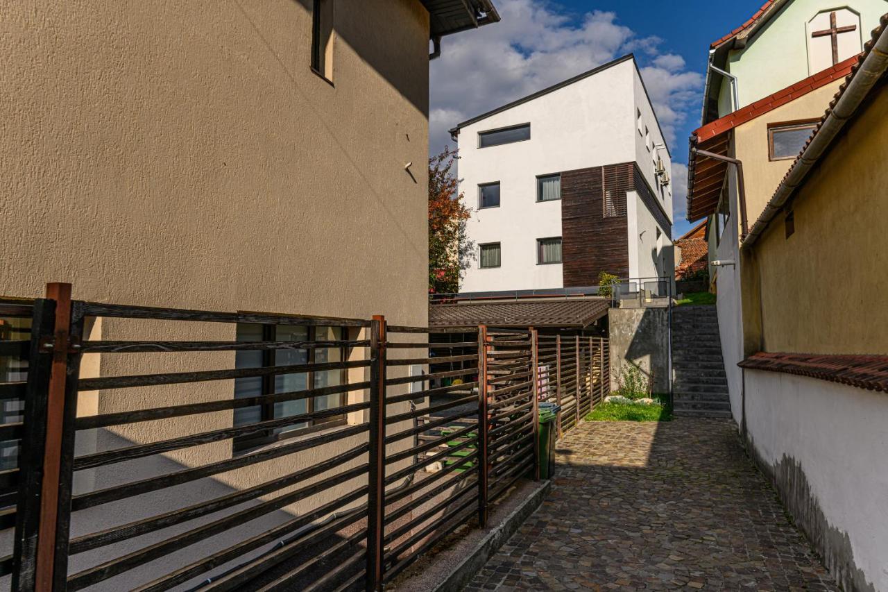 Sun Villas Accommodation Брашов Екстериор снимка
