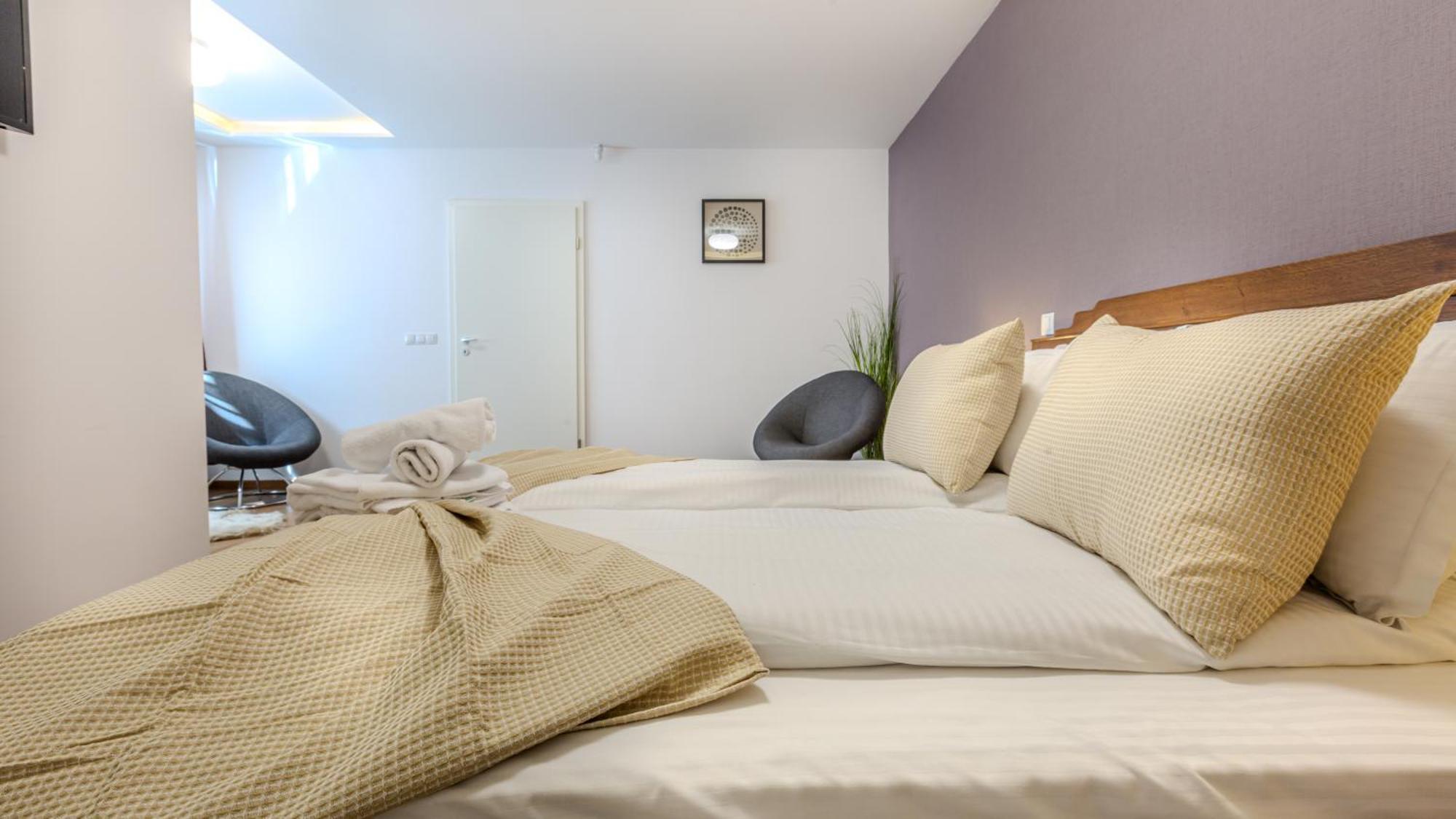 Sun Villas Accommodation Брашов Екстериор снимка